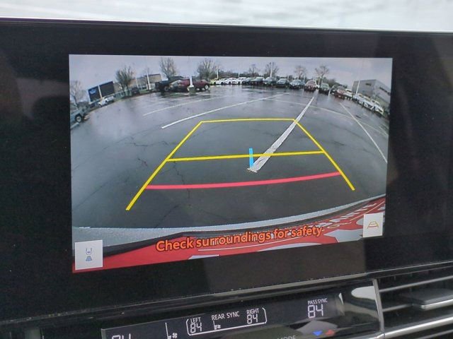 Used 2025 Toyota Sienna Limited image 14