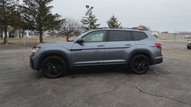 Used 2023 Volkswagen Atlas SEL R-Line AWD/4WD image 5