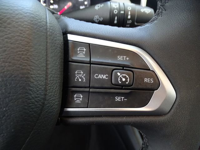 Certified 2025 Jeep Compass Limited image 8