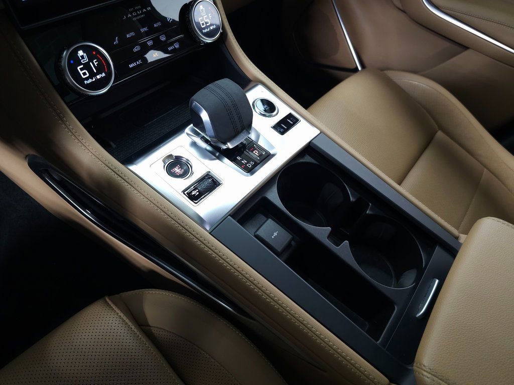 Used 2023 Jaguar F-PACE S image 33