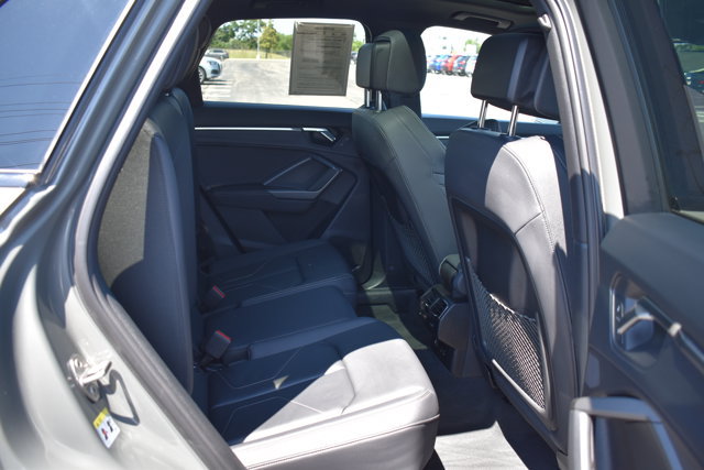 Used 2025 Audi Q3 2.0T Premium w/ Convenience Package AWD/4WD image 24