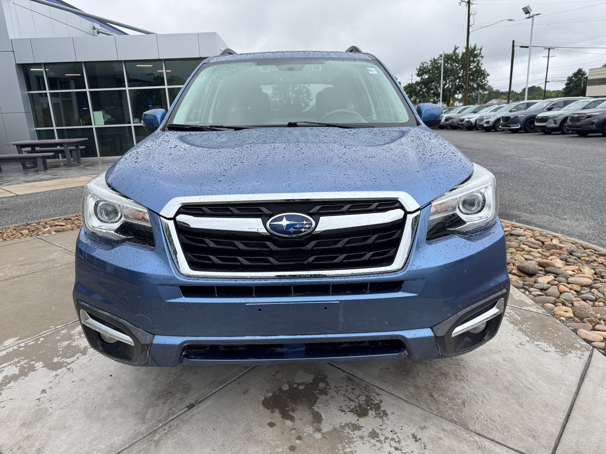 Used 2017 Subaru Forester 2.5i Touring AWD/4WD image 3