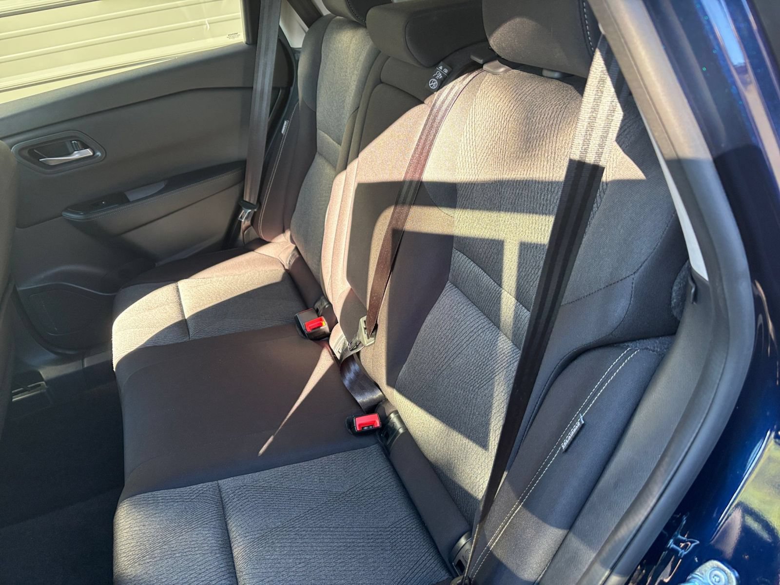 Used 2025 Nissan Rogue SV FWD image 37