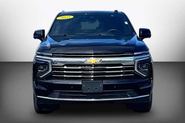 Used 2025 Chevrolet Tahoe LT AWD/4WD image 3