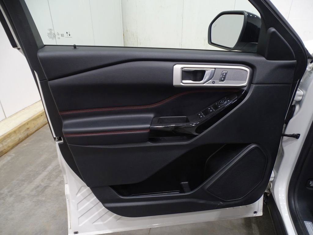 Used 2022 Ford Explorer ST-Line w/ Class IV Trailer Tow Package image 18
