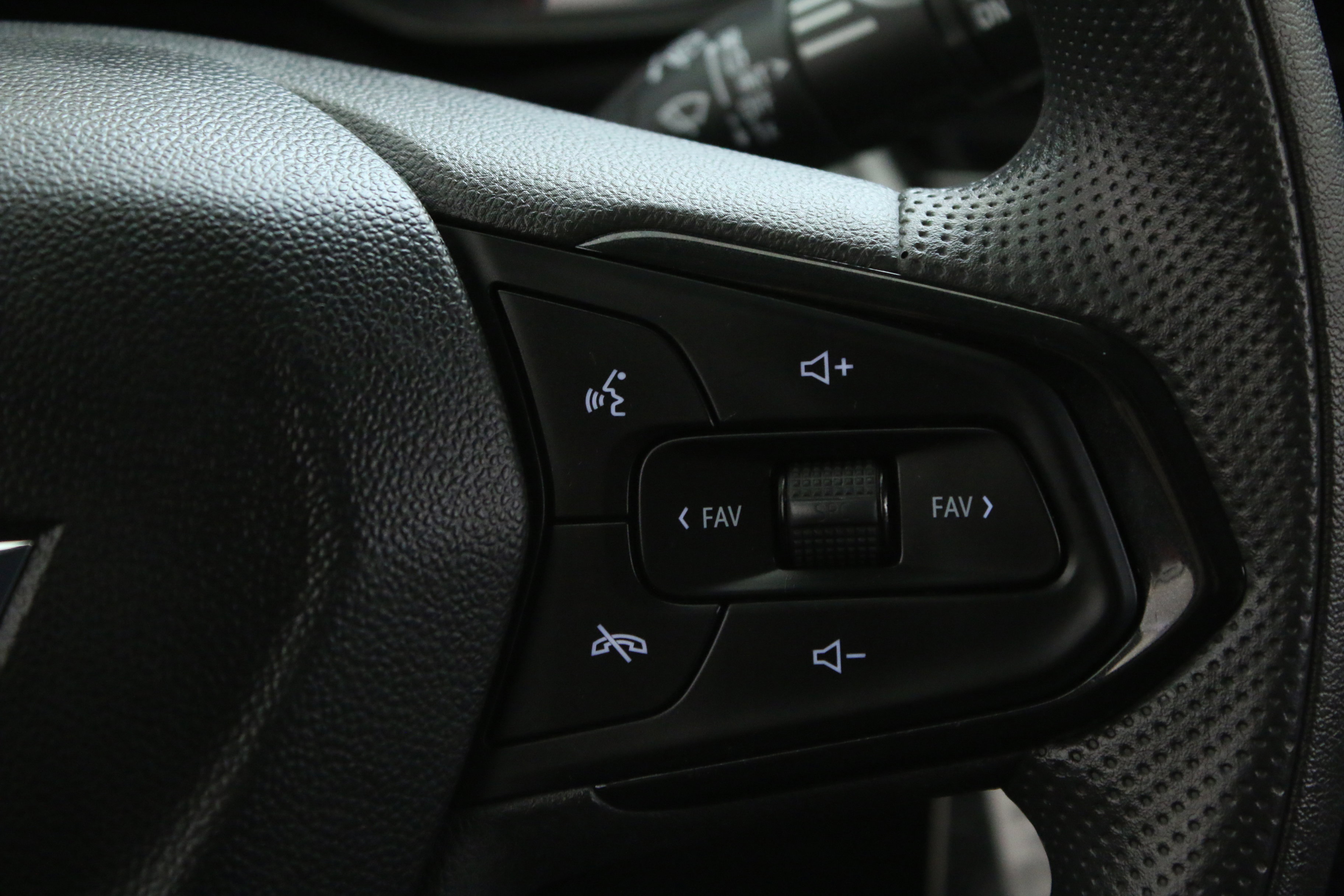 Certified 2024 Chevrolet Trax LS image 15