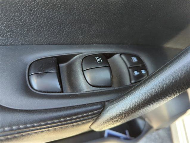 Certified 2020 Nissan Rogue Sport S image 25