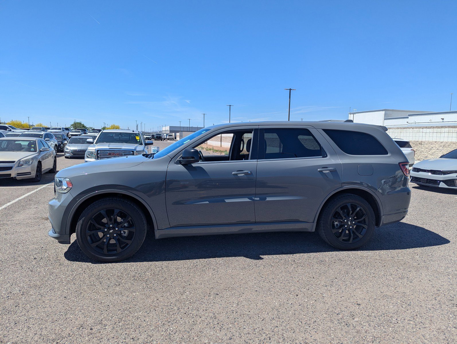 Used 2020 Dodge Durango SXT image 2