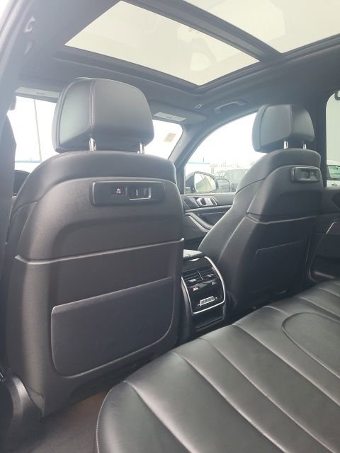 Used 2022 BMW X5 xDrive40i w/ M Sport Package image 14