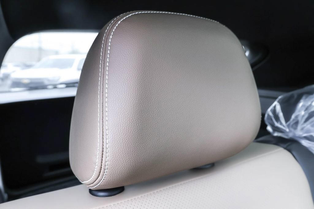 Used 2025 Volkswagen Atlas Cross Sport SE image 32