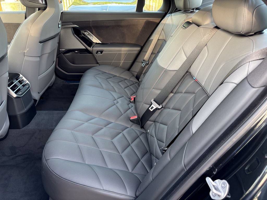 New 2027 BMW 740i xDrive w/ Executive Package AWD/4WD image 41