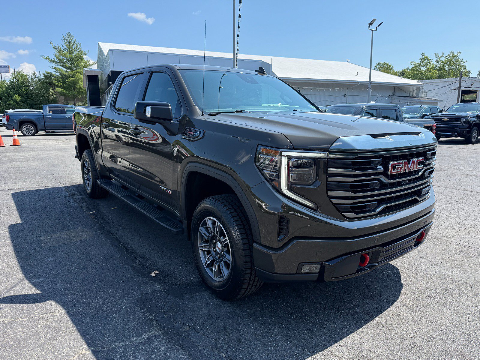Certified 2024 GMC Sierra 1500 AT4 w/ AT4 Preferred Package AWD/4WD image 7