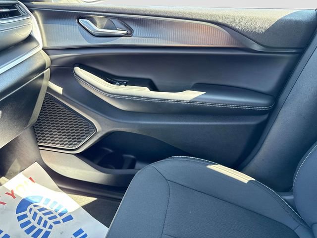 Used 2025 Jeep Grand Cherokee L Laredo w/ Luxury Tech Group I AWD/4WD image 22