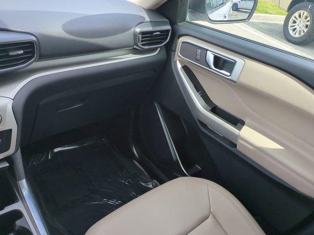 Certified 2020 Ford Explorer XLT w/ Equipment Group 202A RWD image 17