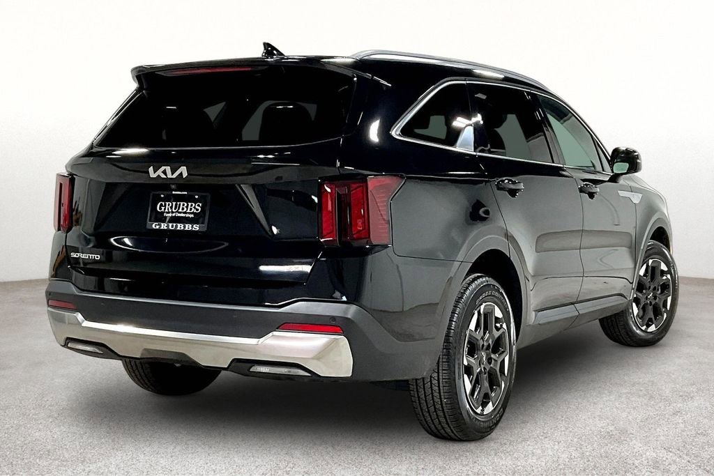 Used 2024 Kia Sorento S w/ Panoramic Sunroof Package image 2
