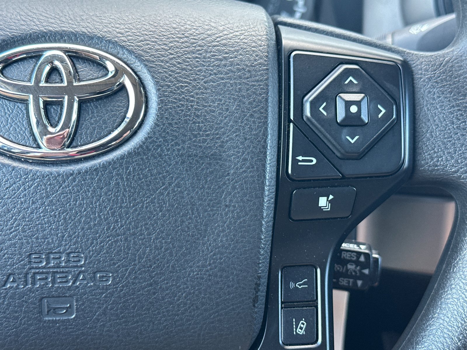 Used 2022 Toyota Tacoma SR w/ SR Convenience Package RWD image 28