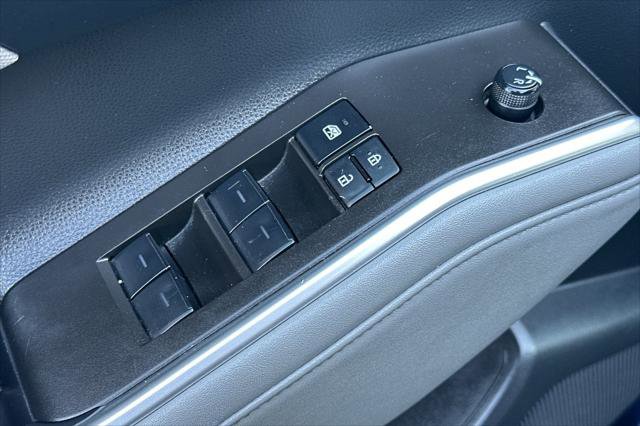 Certified 2023 Toyota Highlander L image 13