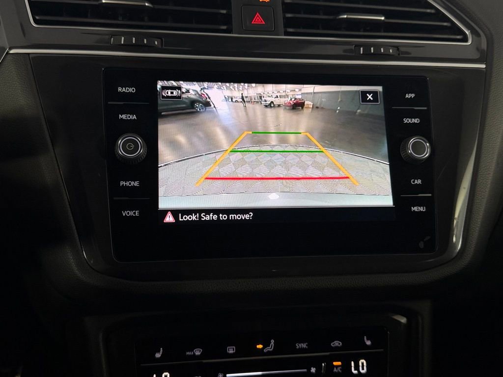 Used 2024 Volkswagen Tiguan SE R-Line FWD image 16