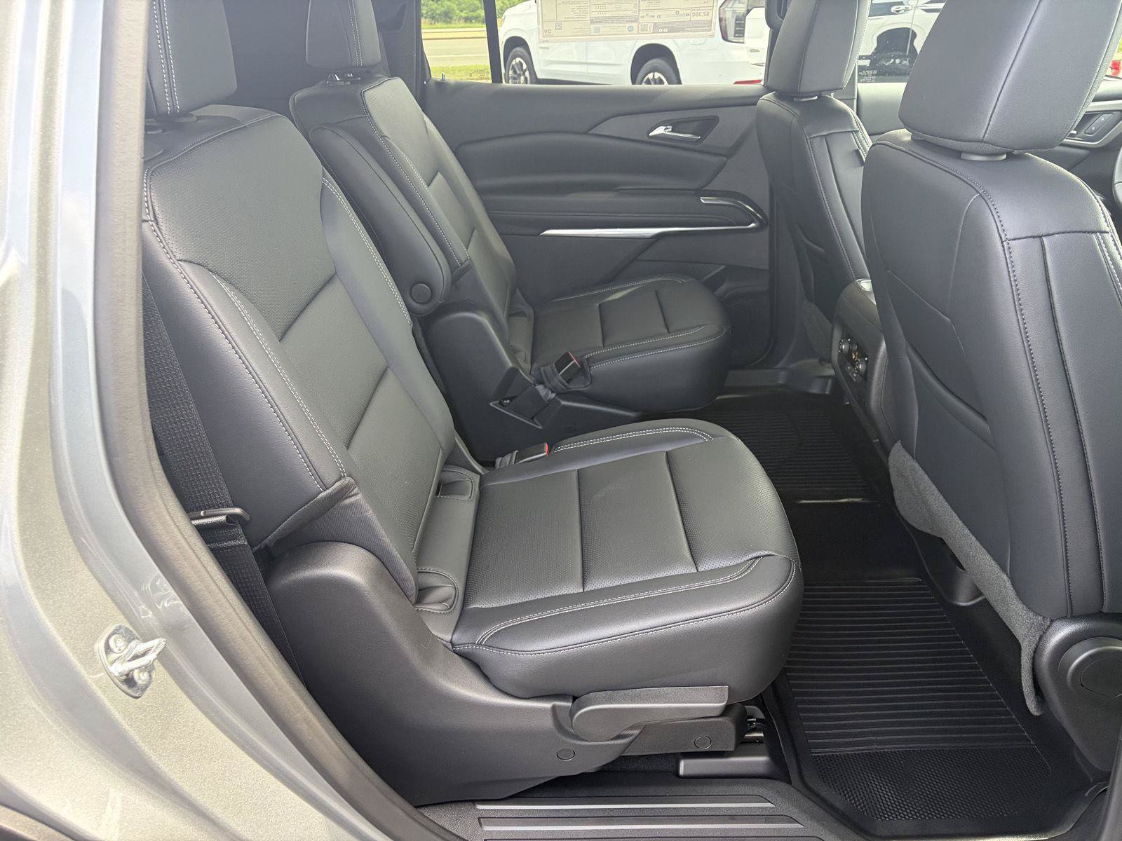 New 2026 Chevrolet Traverse LT w/ Driver Confidence Package AWD/4WD image 12