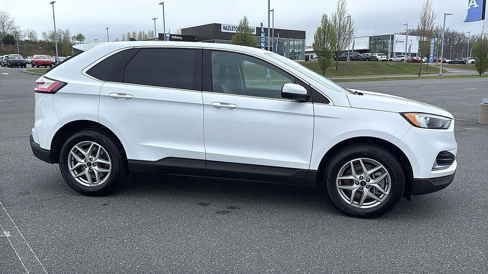 Used 2024 Ford Edge SEL AWD/4WD image 3