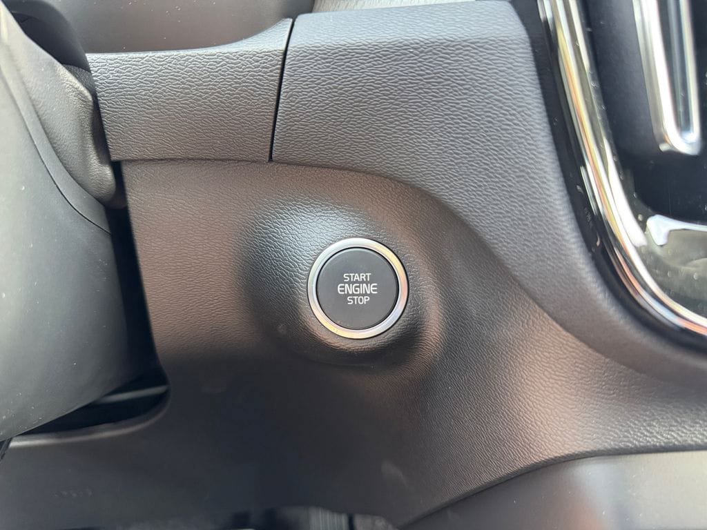 New 2026 Volvo XC40 B5 Plus w/ Protection Package Premier AWD/4WD image 20