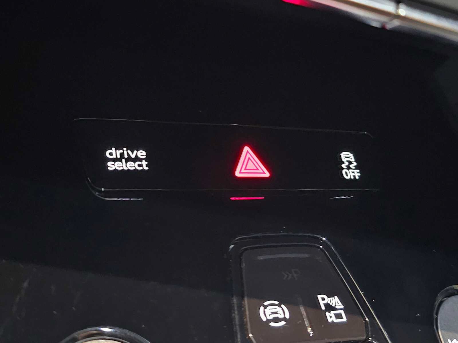 Used 2023 Audi Q4 e-tron Prestige AWD/4WD image 32