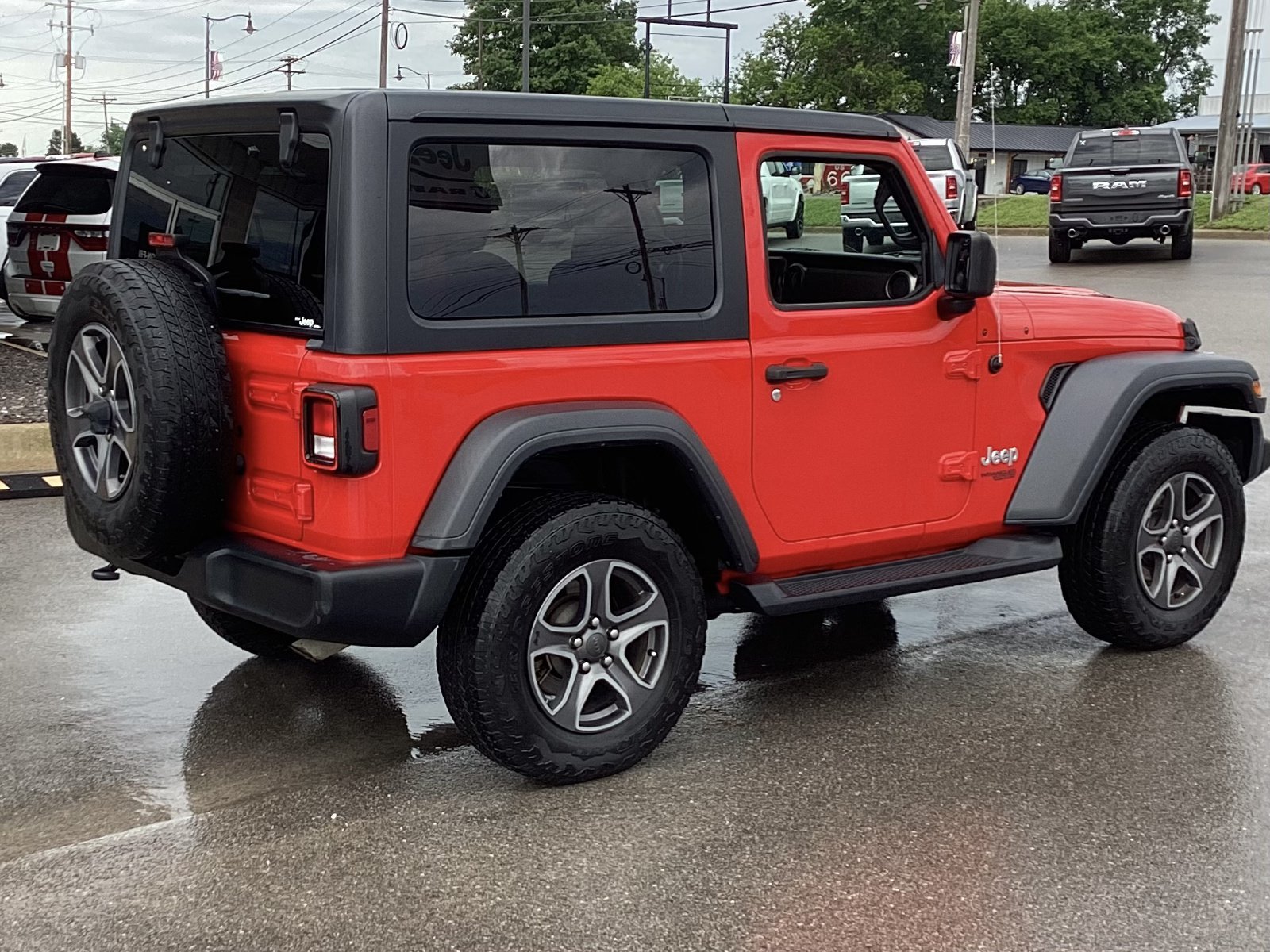 Used 2019 Jeep Wrangler Sport AWD/4WD image 4