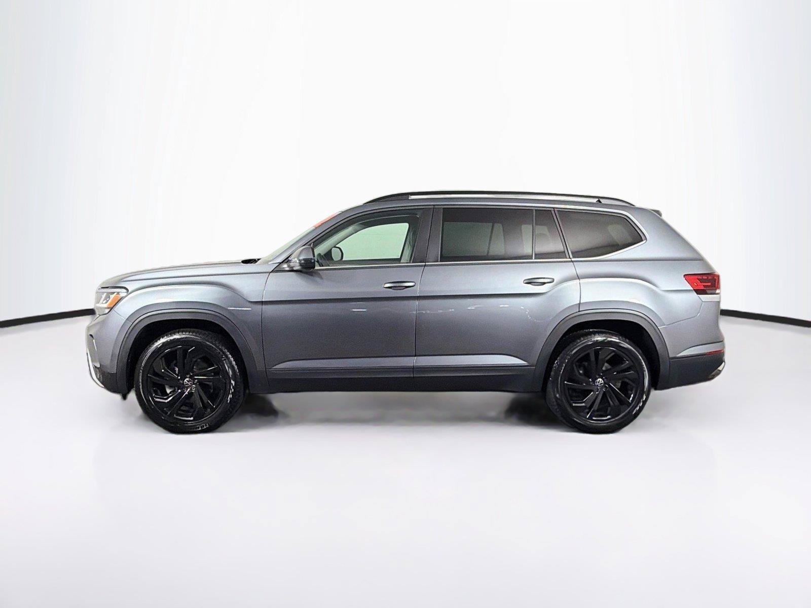 Used 2022 Volkswagen Atlas SE w/ Panoramic Sunroof Package AWD/4WD image 8