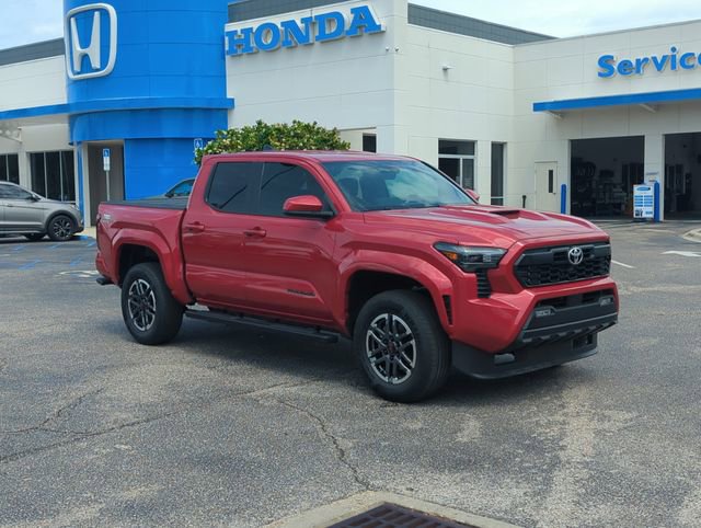 Used 2025 Toyota Tacoma TRD Sport RWD image 2