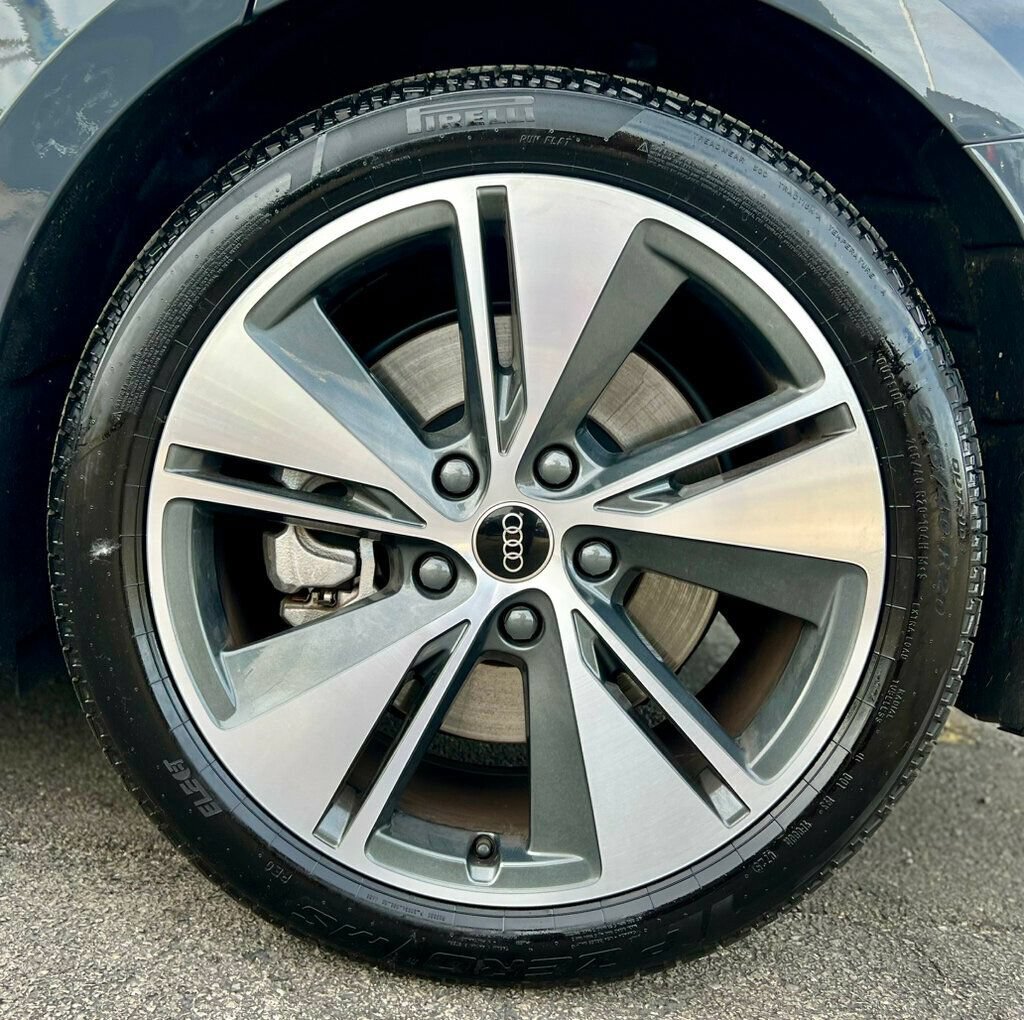 Used 2025 Audi A6 e-tron Premium Plus w/ Premium Plus RWD image 28