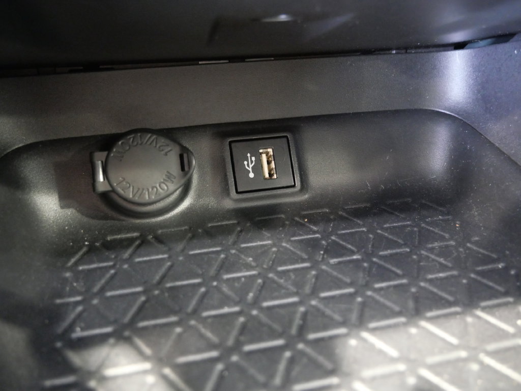 Used 2025 Toyota RAV4 LE AWD/4WD image 23