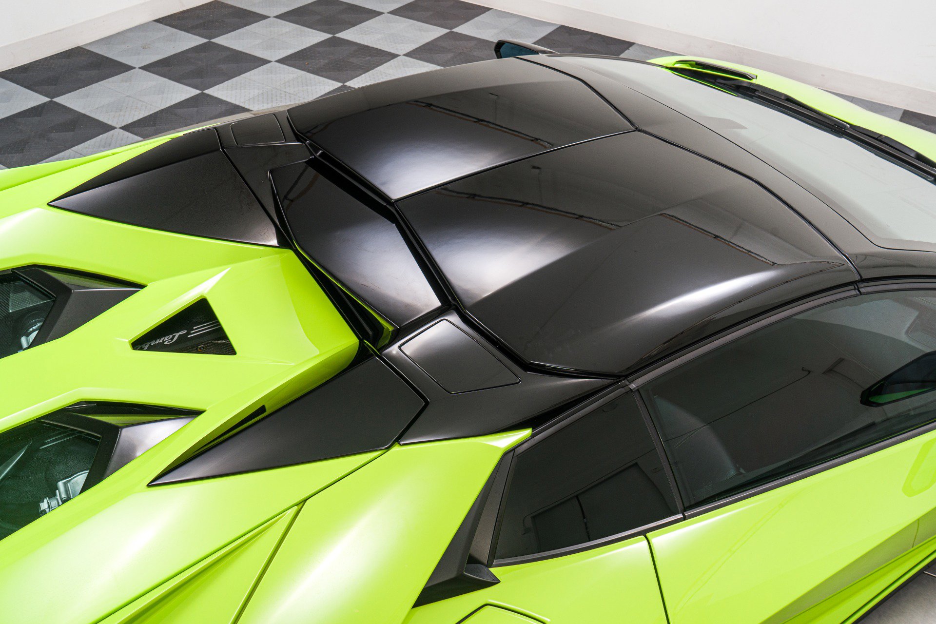 Used 2019 Lamborghini Aventador S image 38