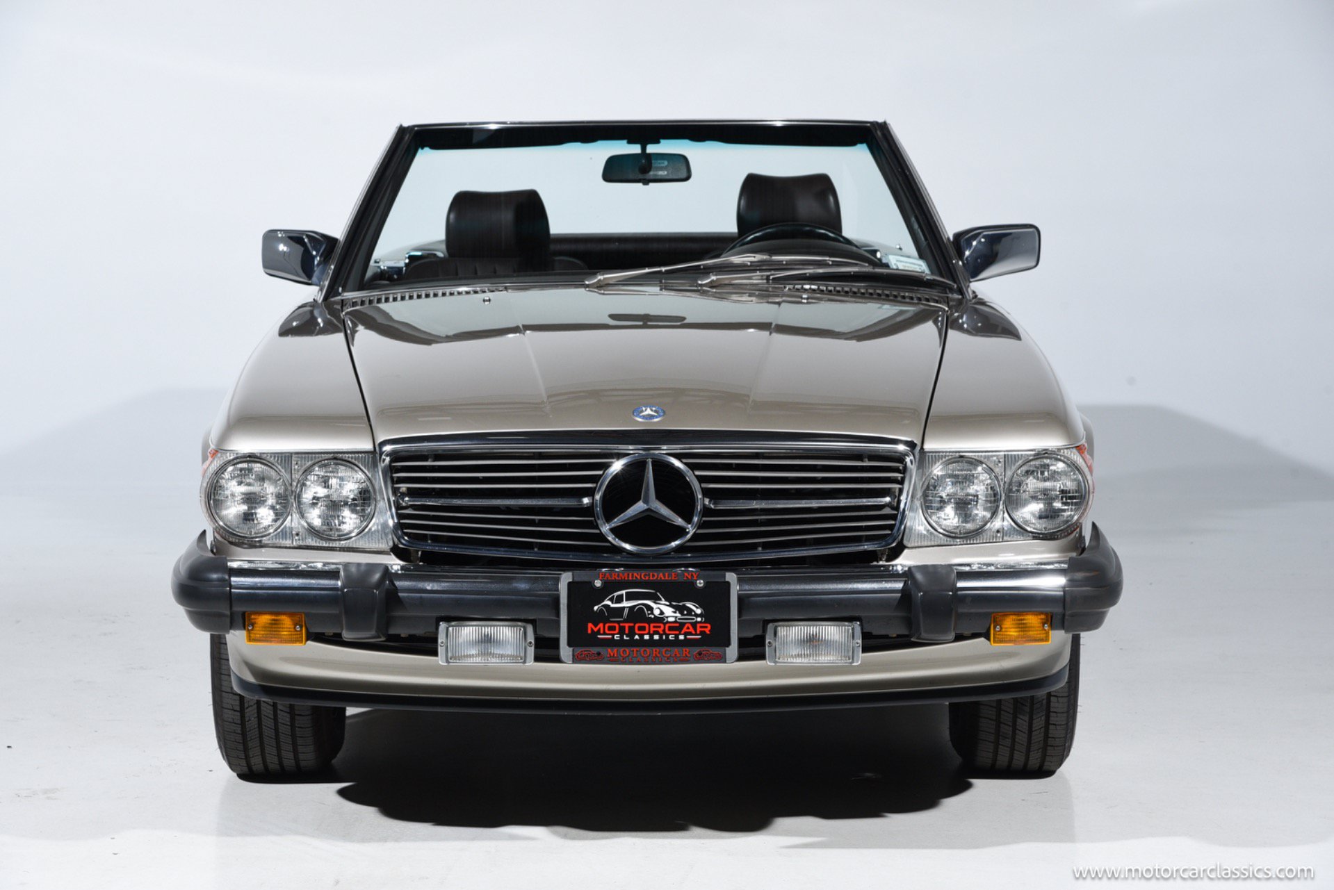Used 1988 Mercedes-Benz 560 SL image 4