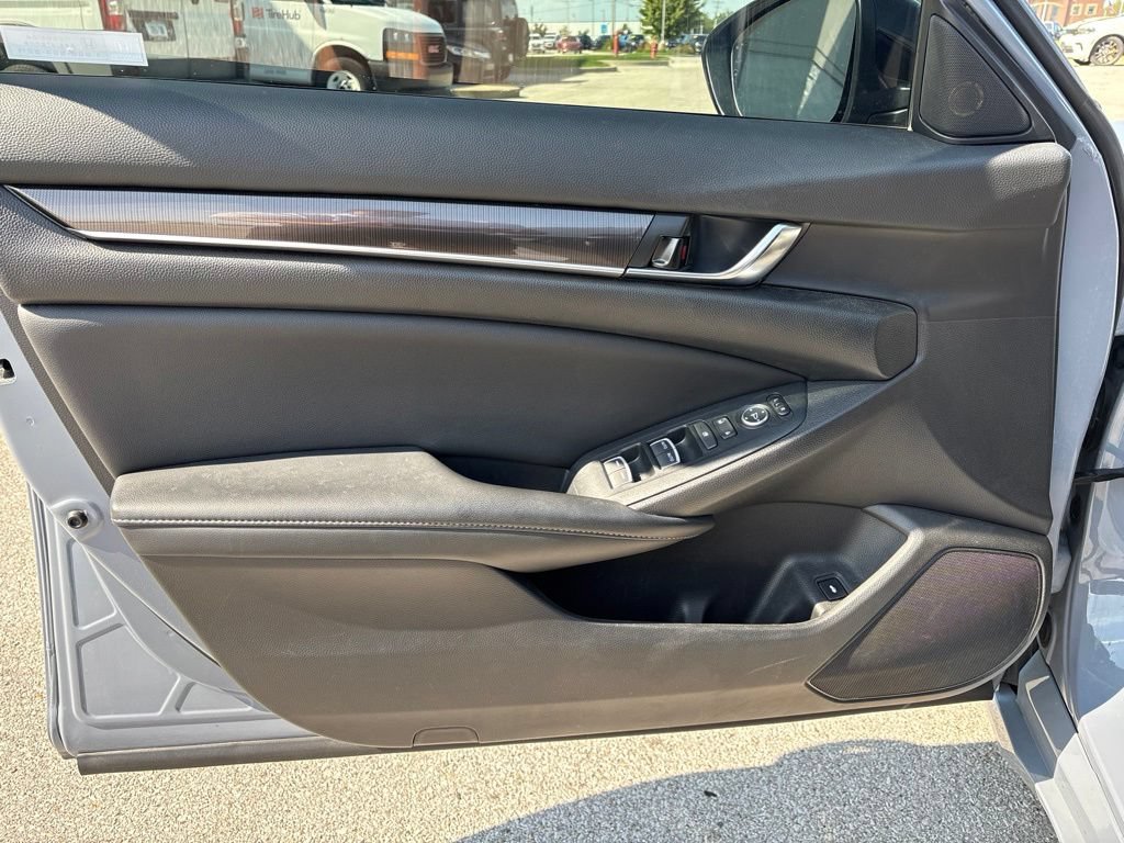 Used 2022 Honda Accord Sport image 9