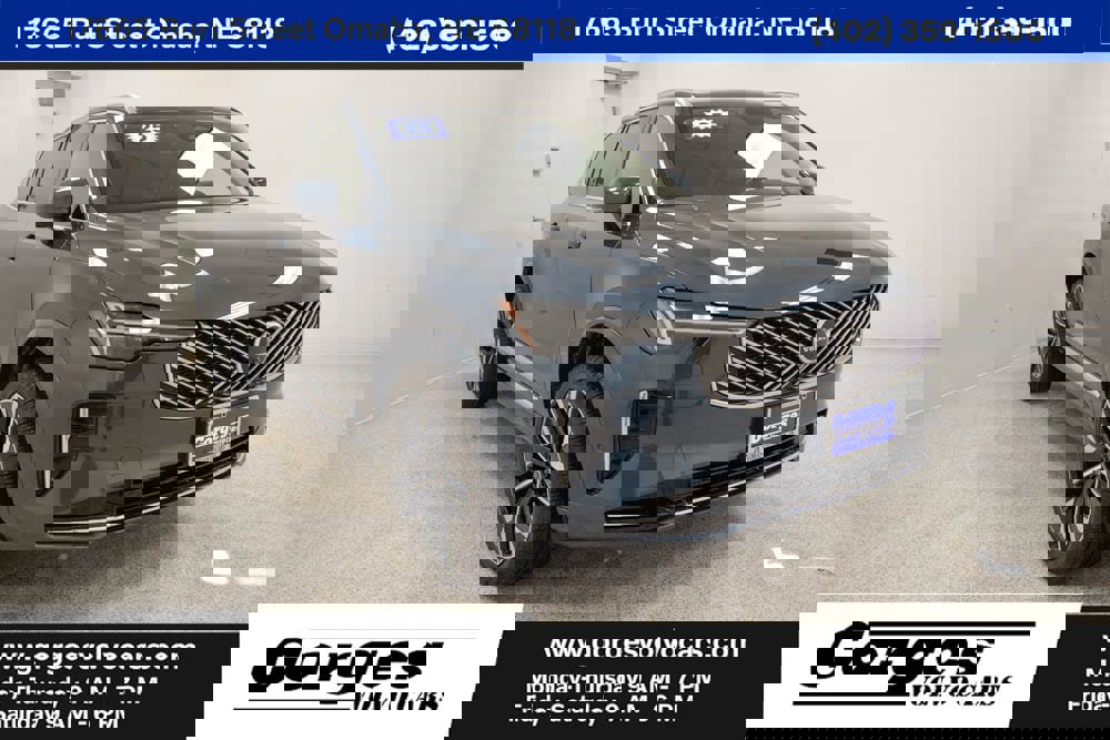 Certified 2025 Volvo XC90 B5 Plus image 1