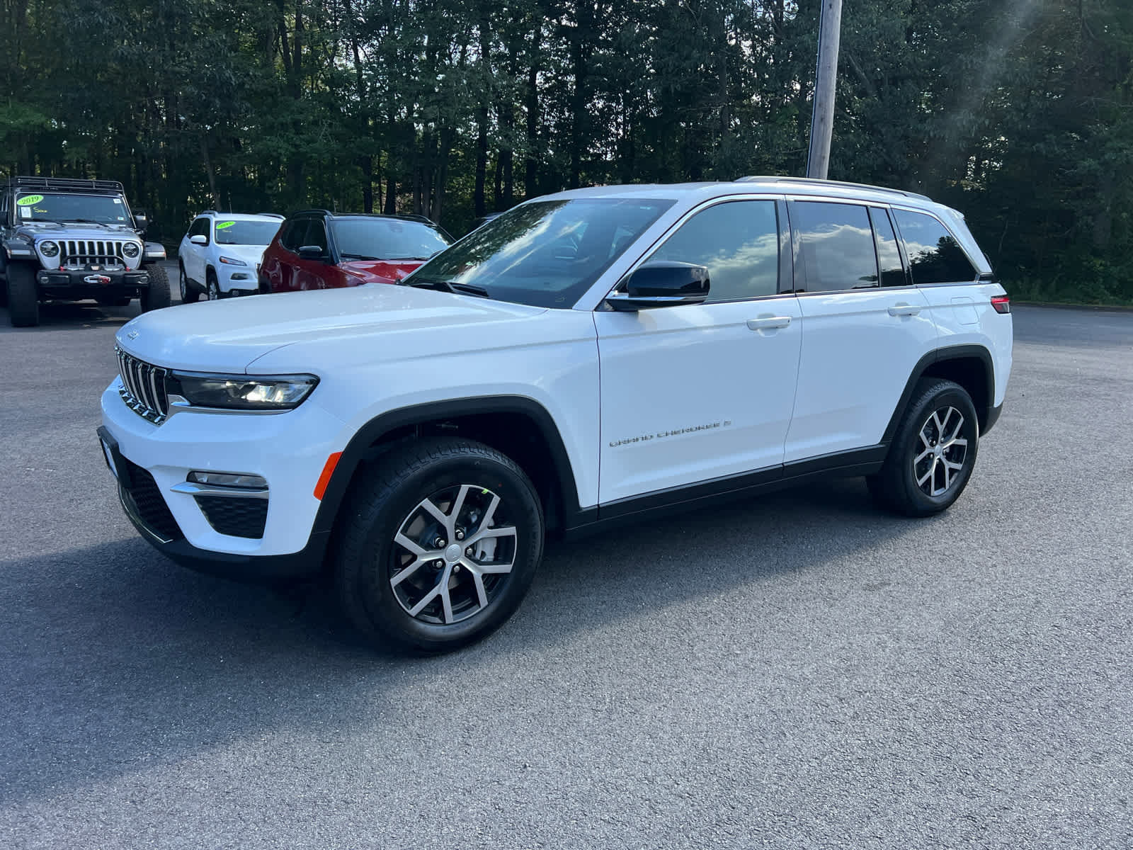 New 2025 Jeep Grand Cherokee Limited w/ Trailer Tow Package image 14