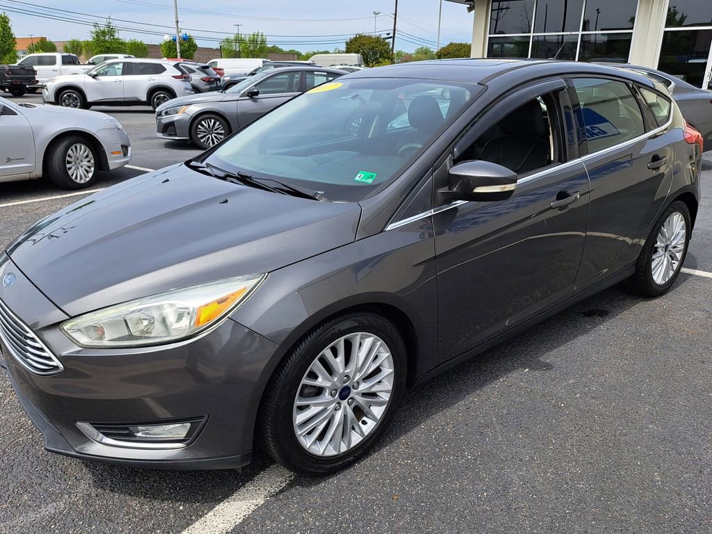 Used 2017 Ford Focus Titanium image 3