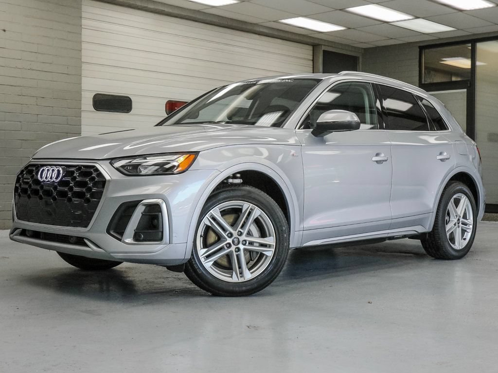 Used 2023 Audi Q5 e Premium Plus w/ Premium Plus Package AWD/4WD image 2