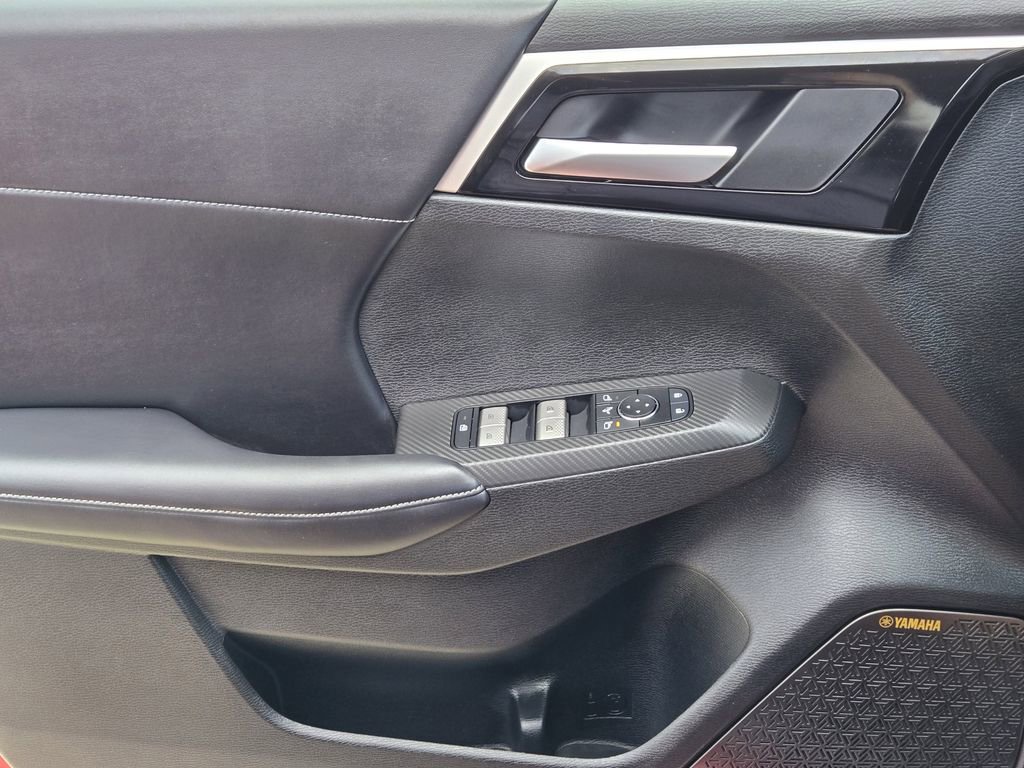 New 2026 Mitsubishi Outlander SE image 18