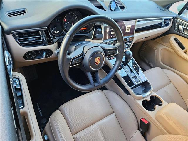 Used 2023 Porsche Macan image 10