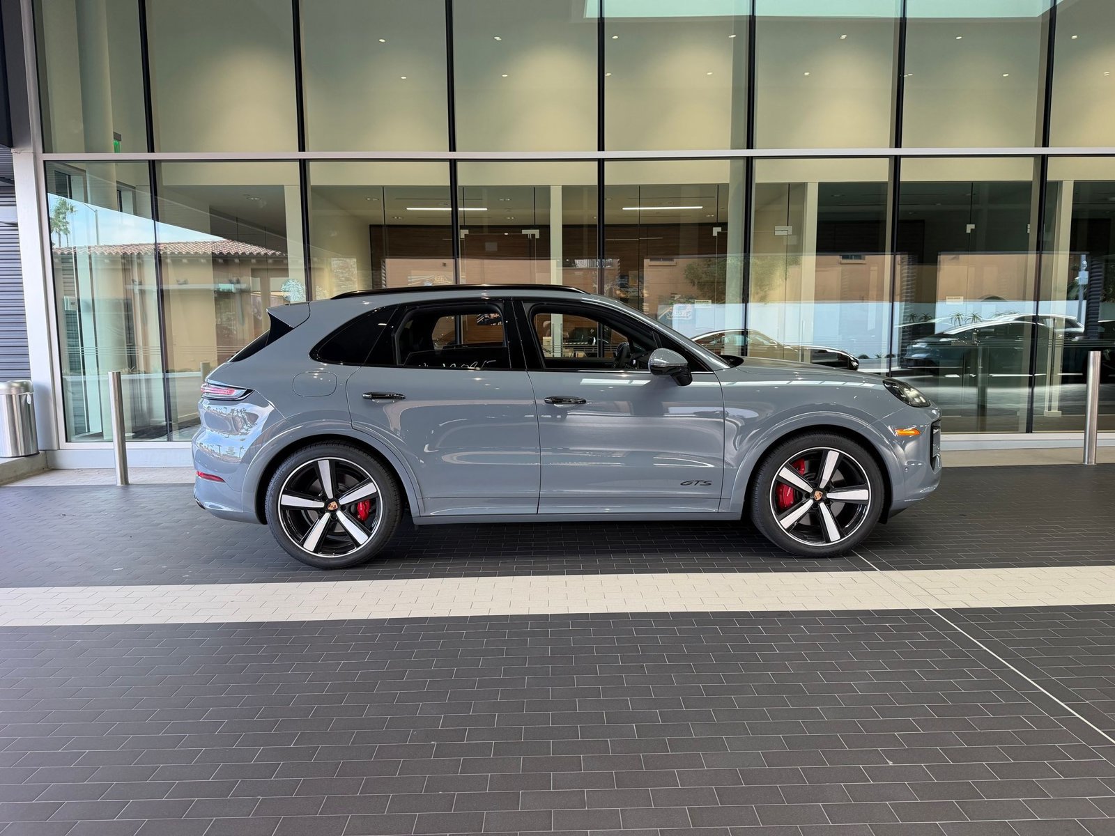 Certified 2025 Porsche Cayenne GTS AWD/4WD image 7