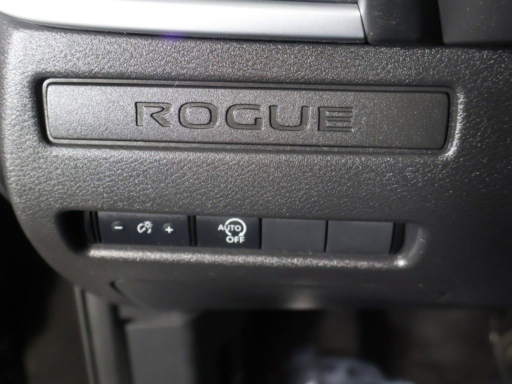 Used 2023 Nissan Rogue S AWD/4WD image 30