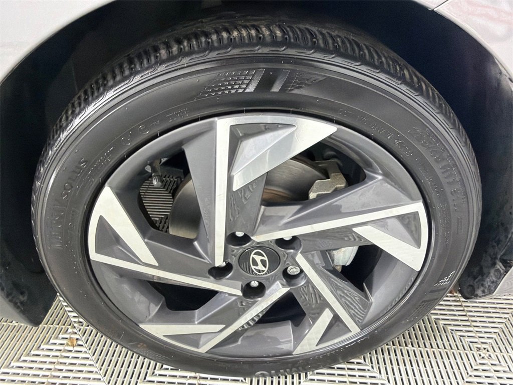Used 2024 Hyundai Elantra SEL w/ Convenience Package image 13