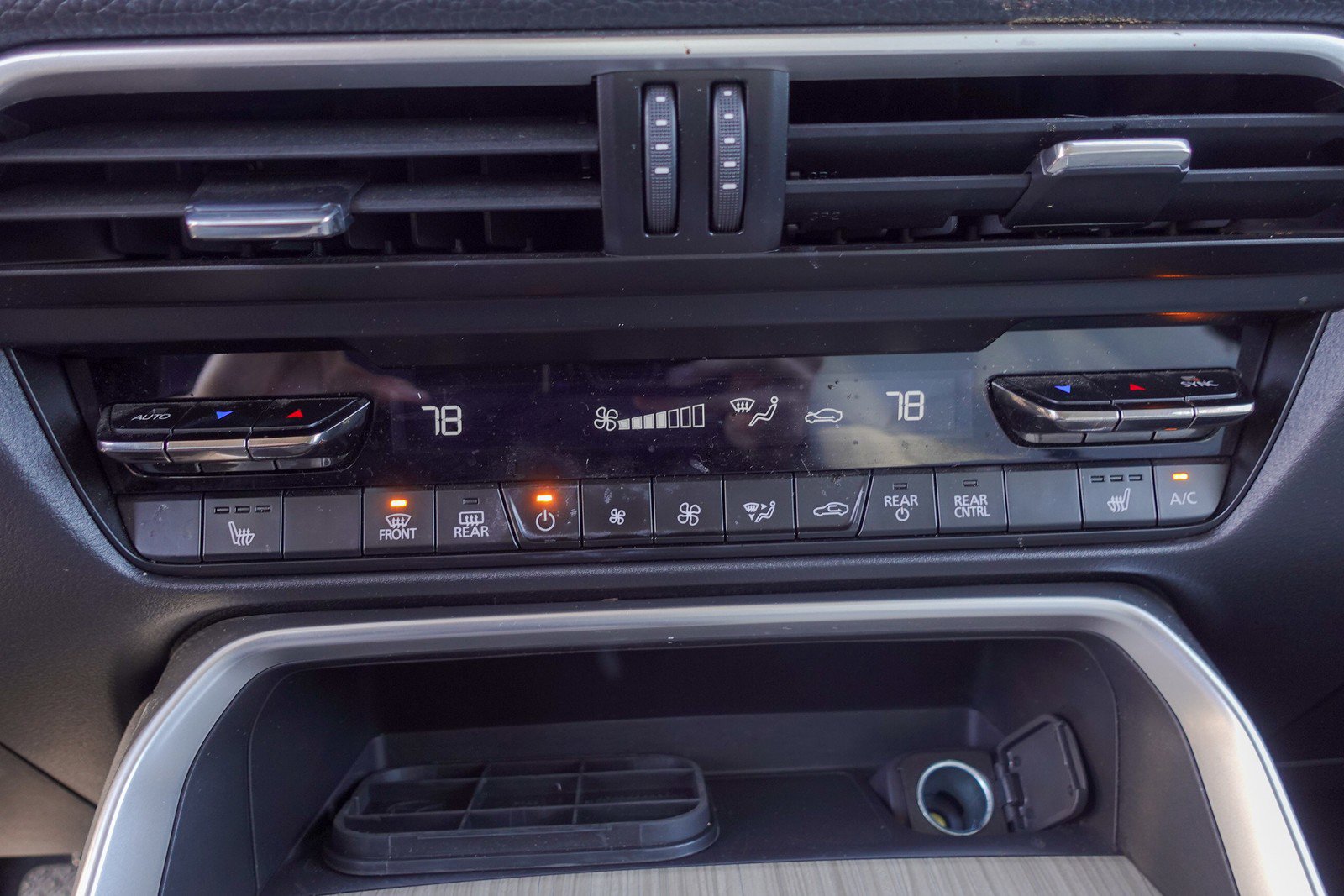 Certified 2024 MAZDA CX-90 Plug-In Hybrid w/ Preferred image 18