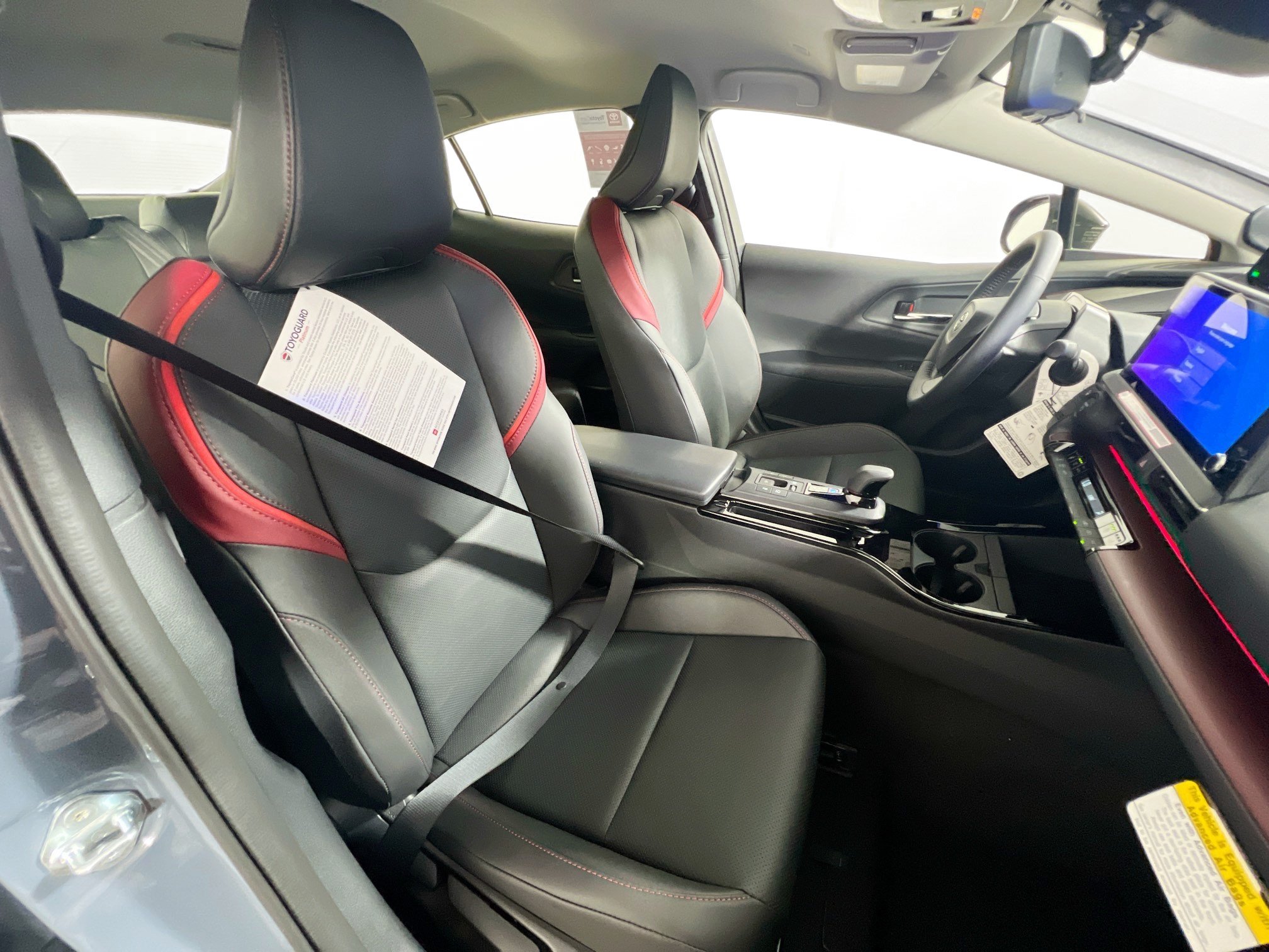 New 2026 Toyota Prius Plug-In Hybrid FWD image 30