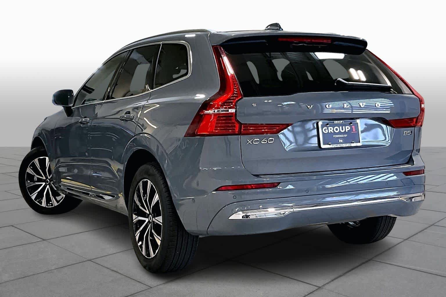 Used 2023 Volvo XC60 B5 Plus w/ Climate Package image 12