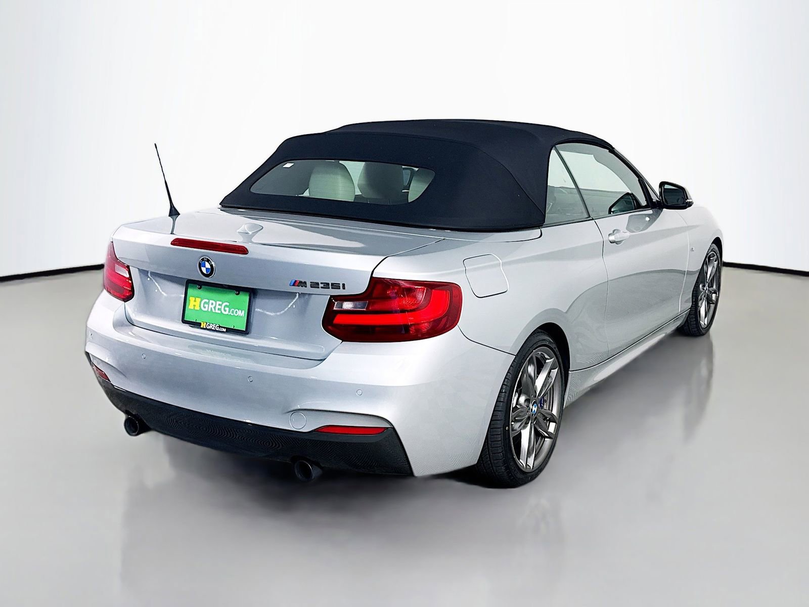 Used 2016 BMW M235i Convertible image 7