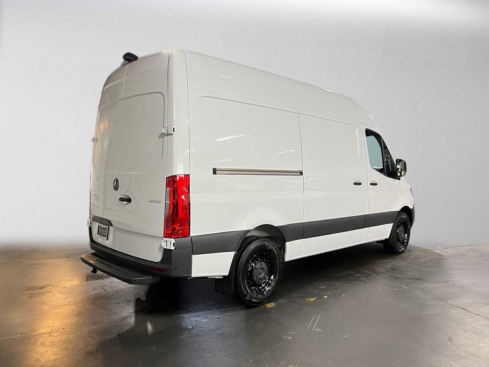 Used 2026 Mercedes-Benz Sprinter 2500 image 3