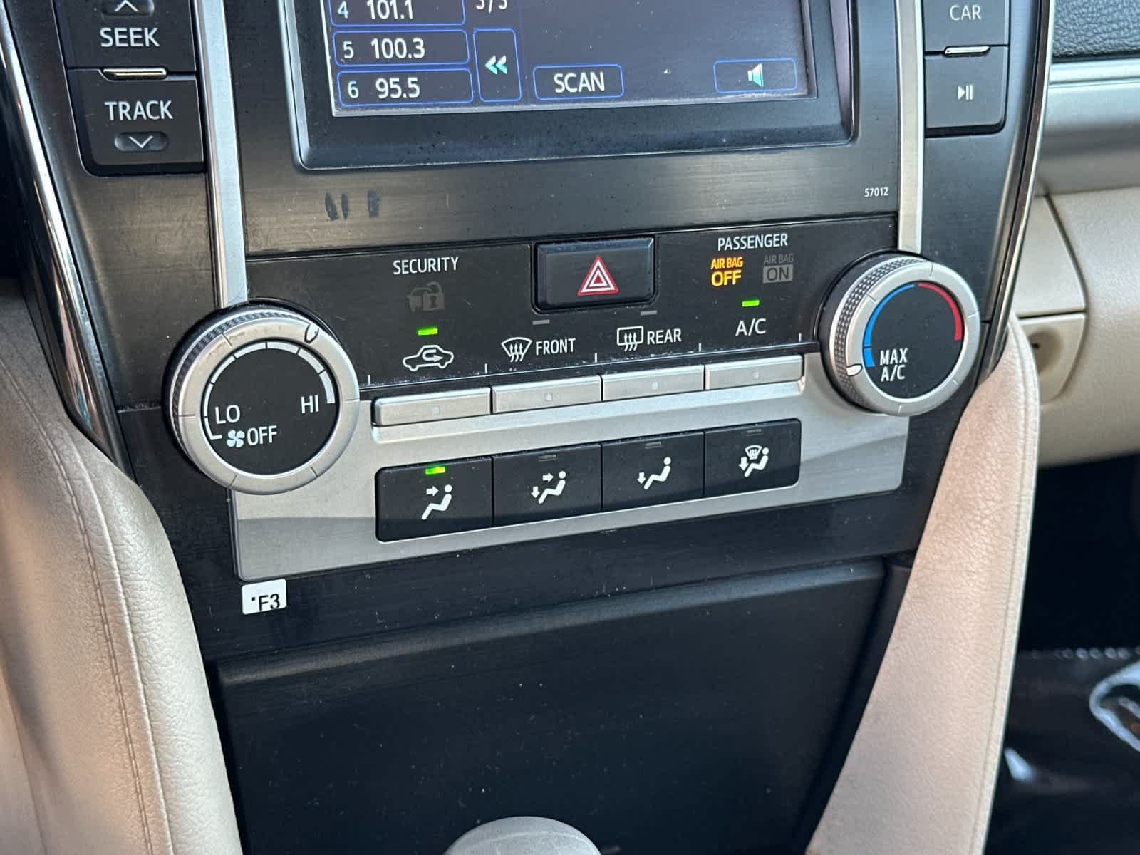Used 2012 Toyota Camry LE FWD image 19