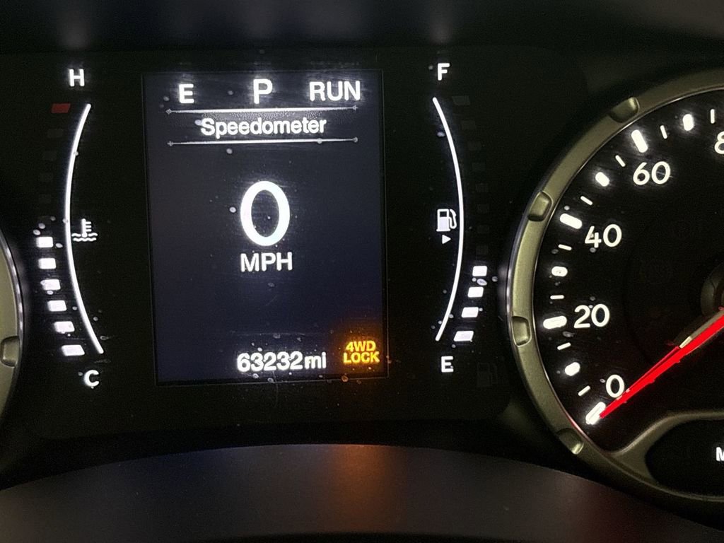 Used 2019 Jeep Renegade Latitude w/ Cold Weather Group image 40